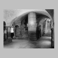 Foto Courtauld Institute of Art, Interior view, crypt, north aisle, looking west.jpg